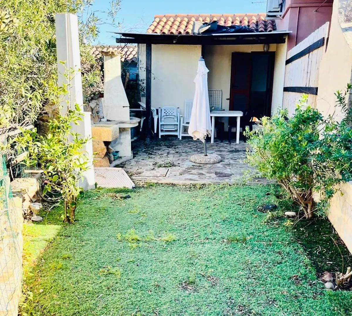 Semesterbostad Villa Azzurra A Due Passi Dal Mare Is Traias