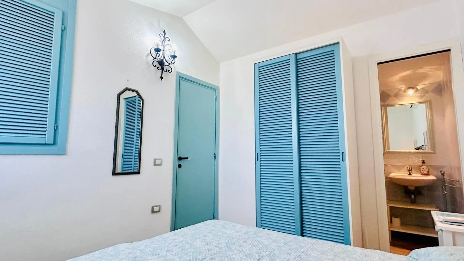 בית נופש Is Traias Villa Azzurra A Due Passi Dal Mare